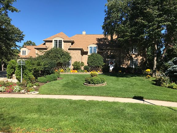 2nd image of 391 Beacon Ct