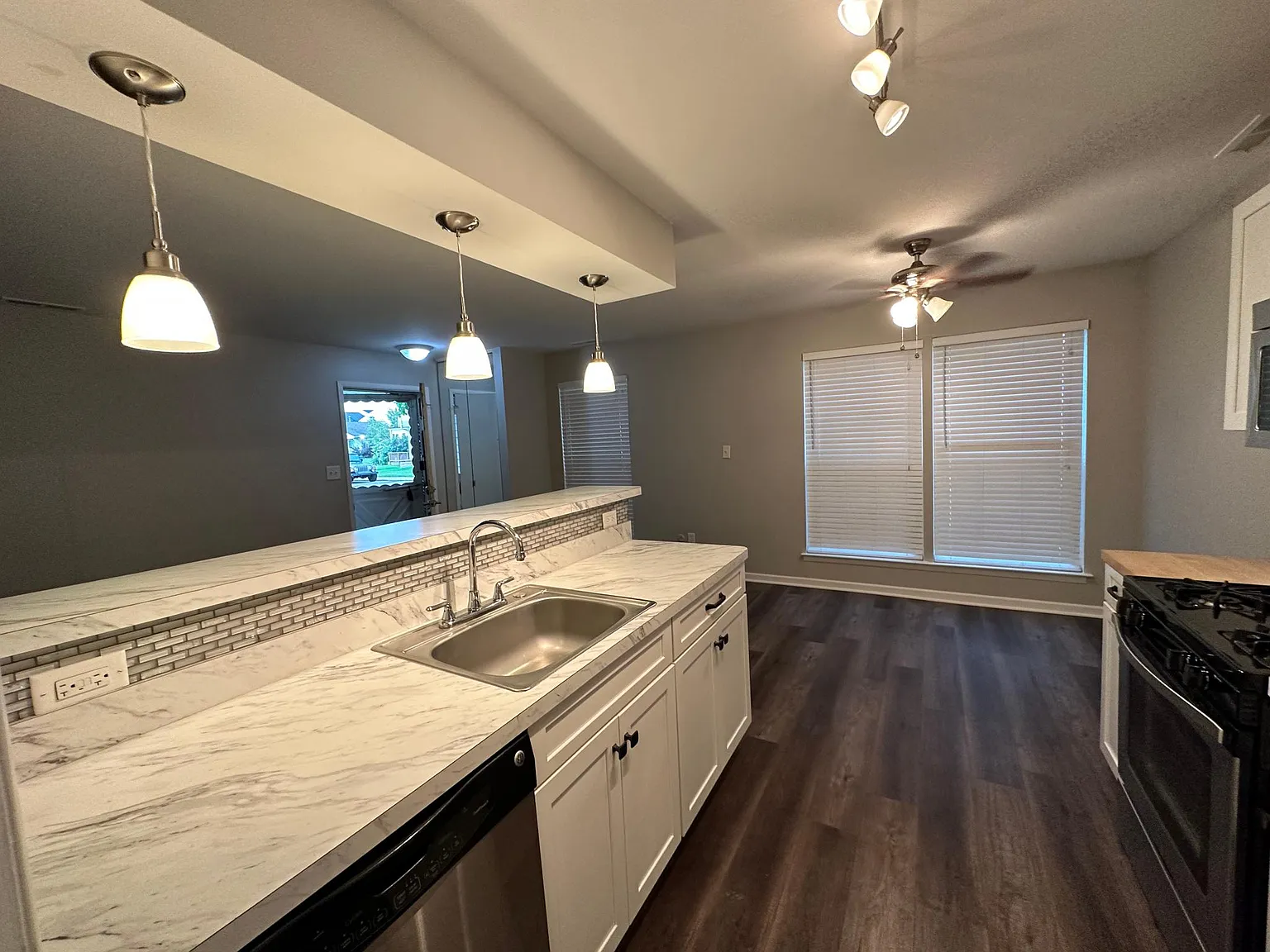 28304 Raleigh Crescent Dr — Photo 3