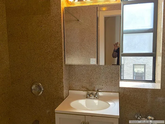 Rented by Sovereign Associates | media 28