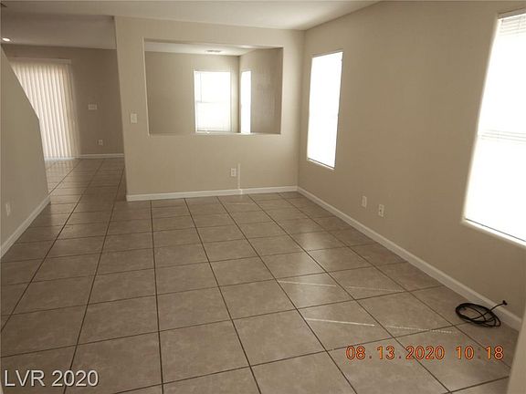 3rd image of 208 Lions Den Ave #0