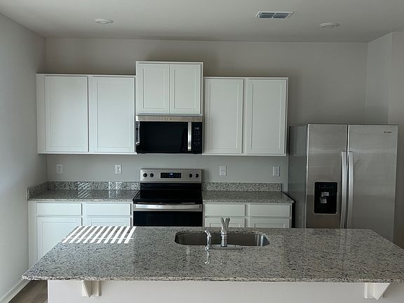 2nd image of 31 Coggins Pl