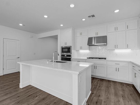 3rd image of 10327 Evangaline Way