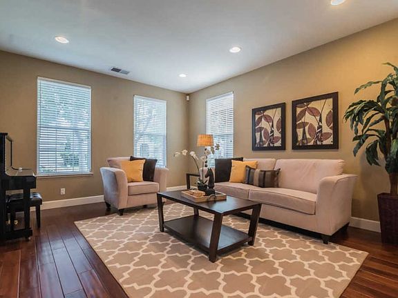 4th image of 823 Romani Ct