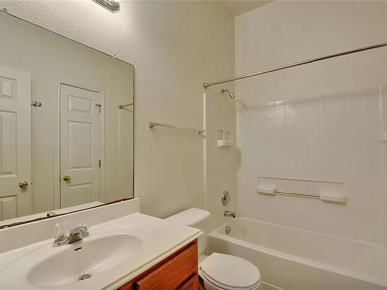 2624 Century Park Blvd — Photo 18