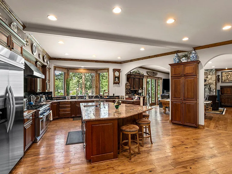 345 Country Club Dr — Photo 7