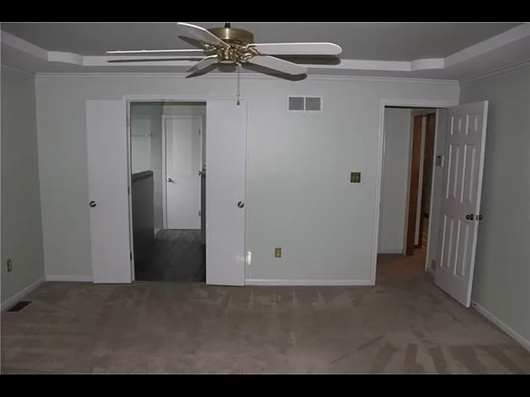 307 S Park Dr — Photo 17
