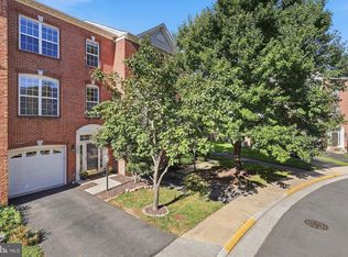 13002 Park Crescent Cir, Herndon, VA 20171
