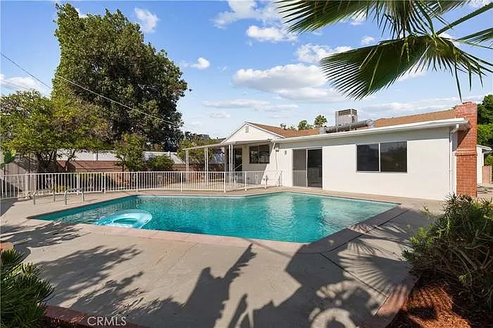 10025 Burnet Ave — Photo 19