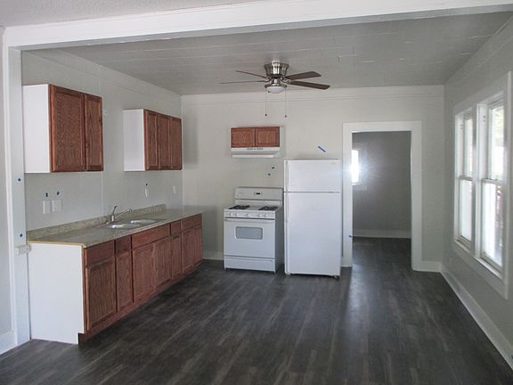 4th image of 106 W Franciscan #2