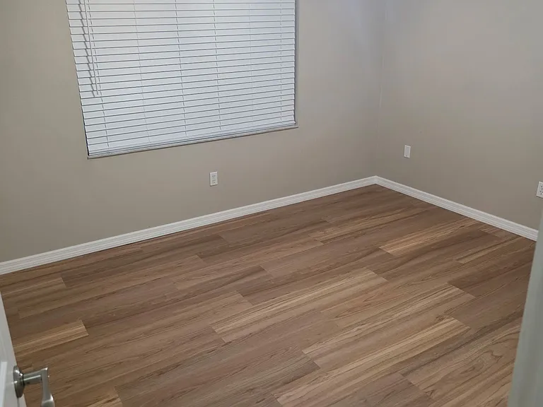 190 Eldron Blvd SE — Photo 9