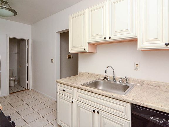 4th image of 931 W Sunnyside Ave #S2
