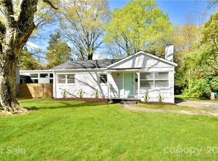 1727 Merry Oaks Rd, Charlotte, NC 28205