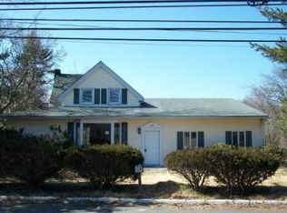 570 Summit Ave, Franklin Lakes, NJ 07417