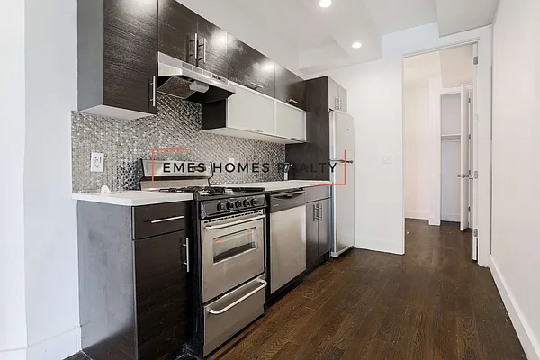 Rented by Emes Homes Realty LLC | media 33