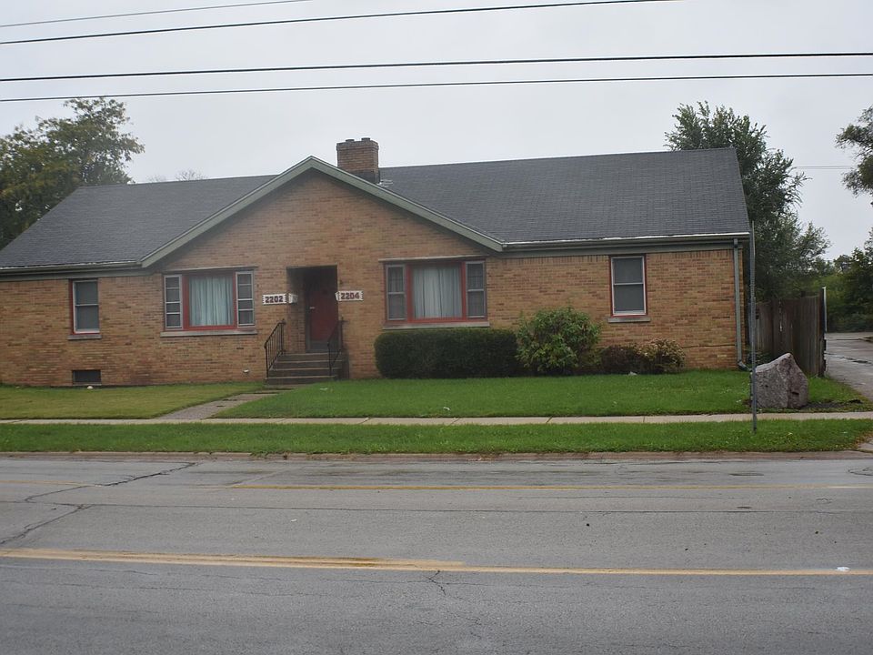 1st image of 2202 N Rockton Ave
