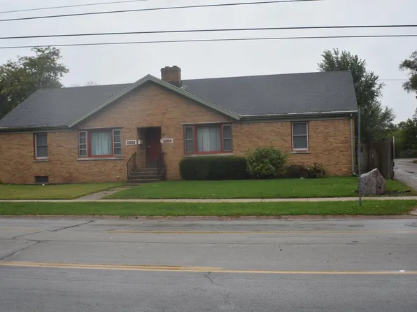 2202 N Rockton Ave, Rockford, IL 61101