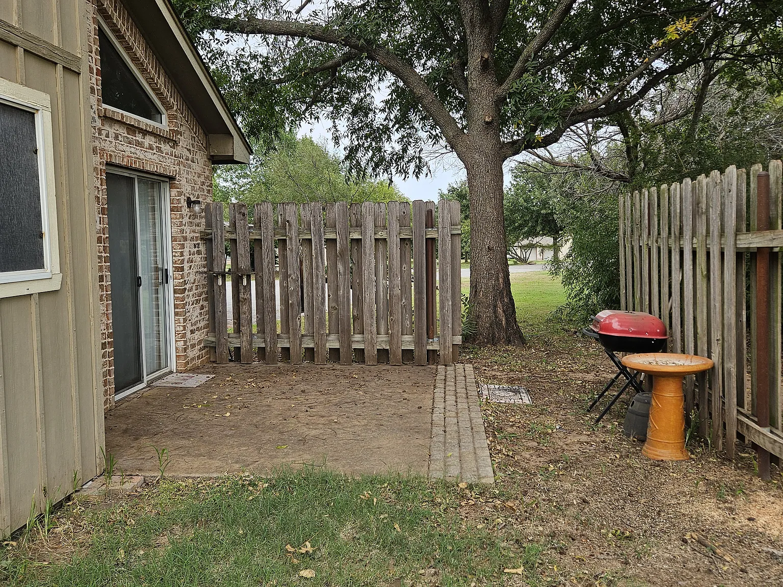 2 bed, 1000 sqft, $1,250 — Photo 3