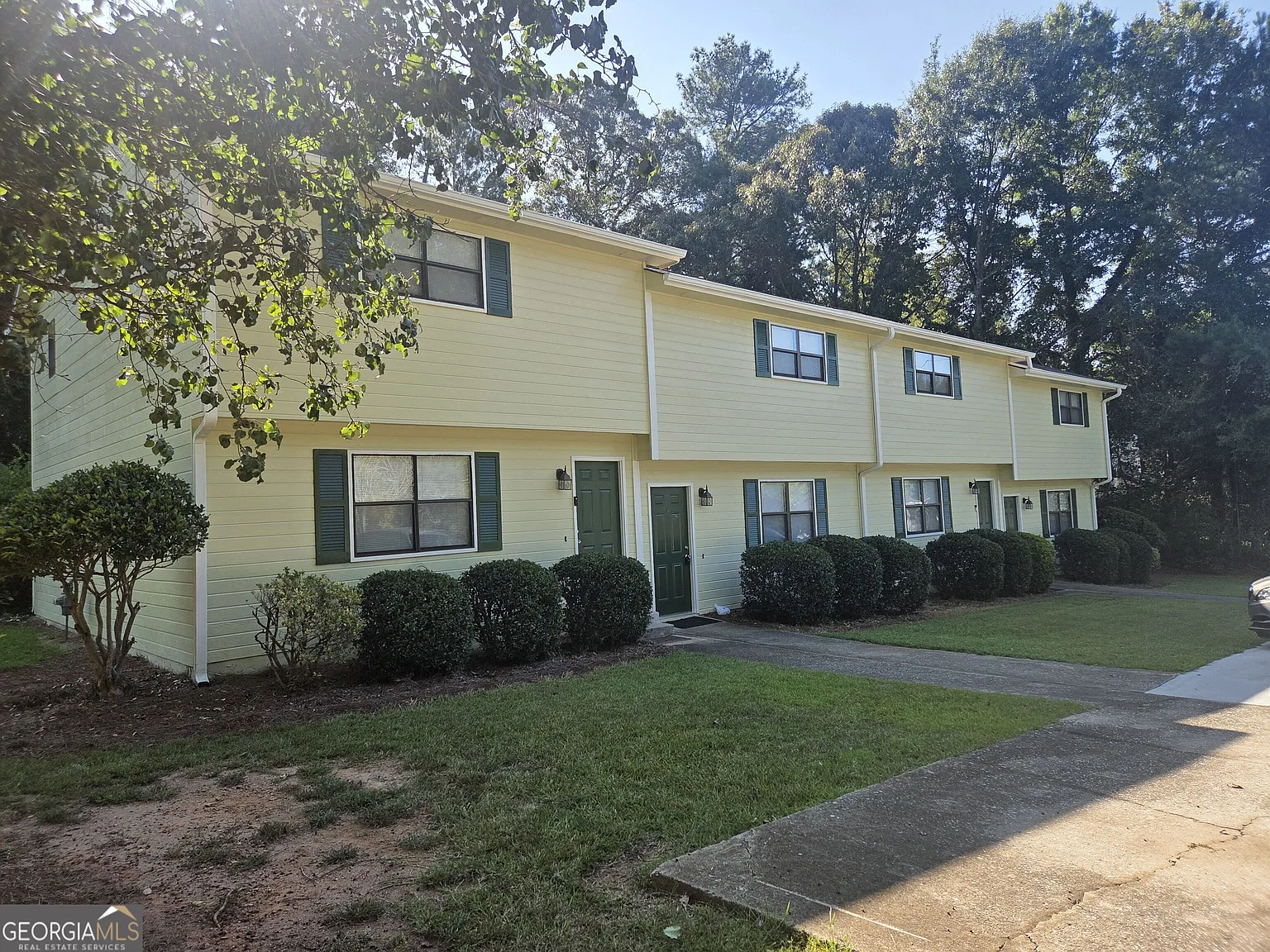 2 bed, 1.5 bath, 1240 sqft, $1,475 — Photo 2
