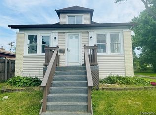 14644 Stephens Dr, Eastpointe, MI 48021