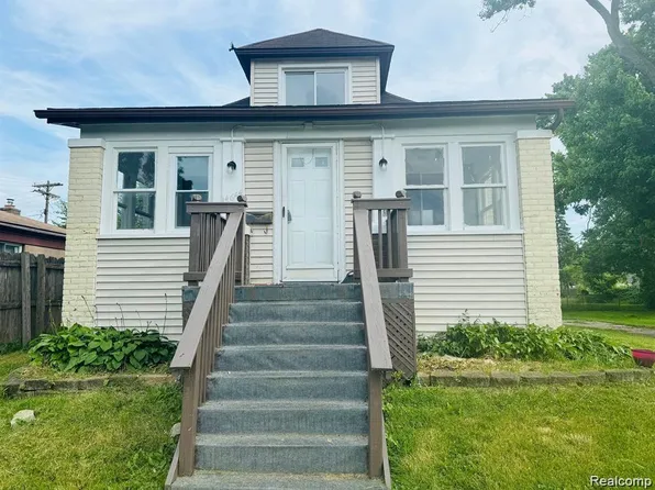 14644 Stephens Dr, Eastpointe, MI 48021