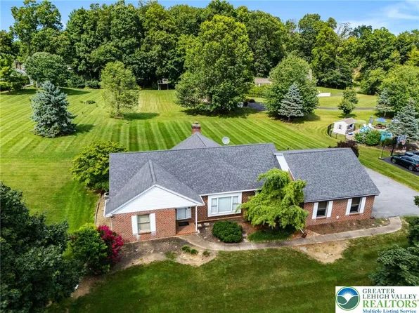 1701 Minesite Rd, Allentown, PA 18103