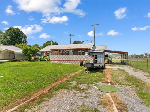 102 Glaze Dr, Dalton, GA 30721