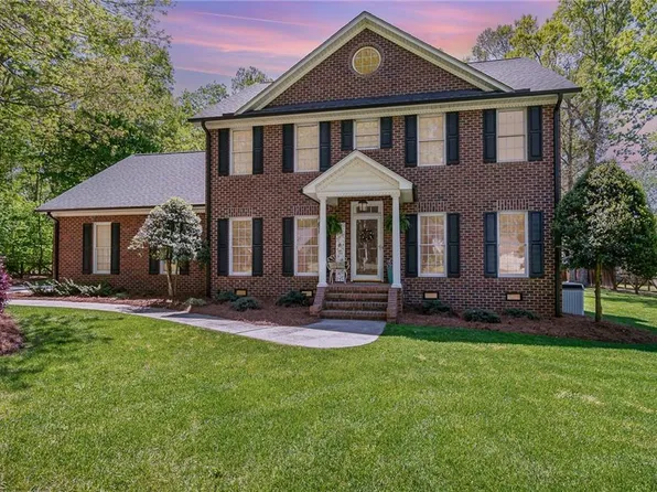 2564 Hickory Dr, Asheboro, NC 27205