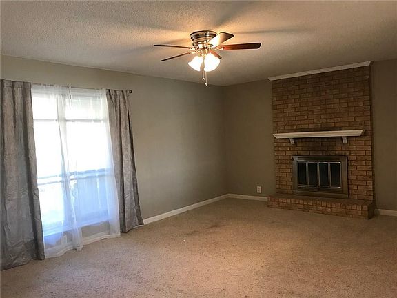 3rd image of 3430 Palm Dr