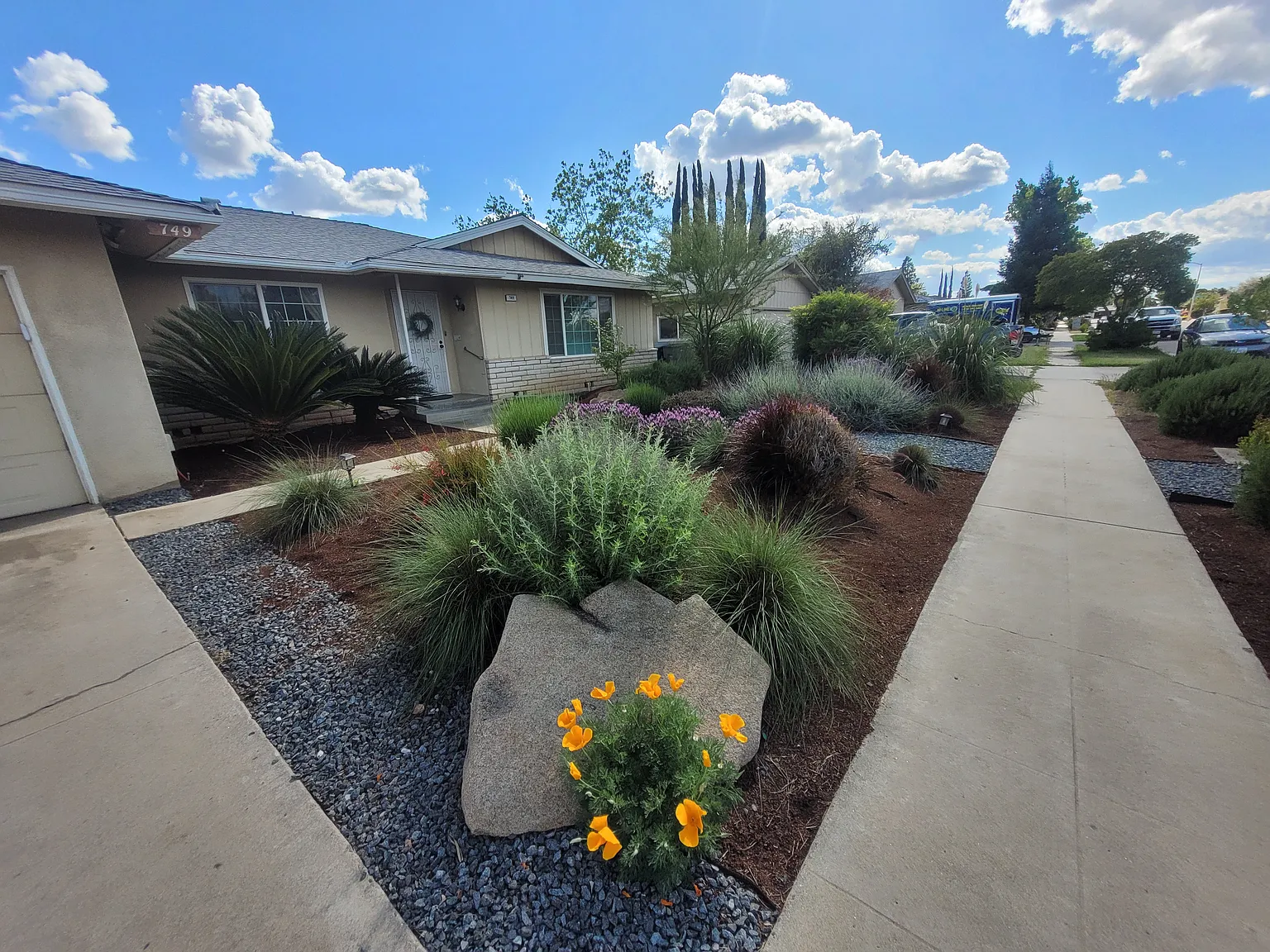 749 E Menlo Ave — Photo 3