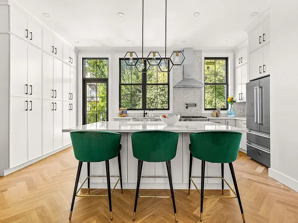 661 Decatur St, Brooklyn, NY 11233