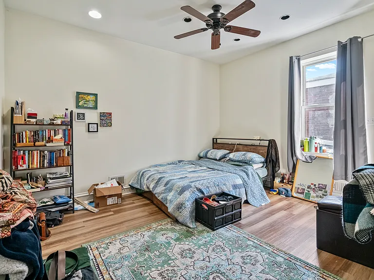 2120 E Carson St — Photo 18