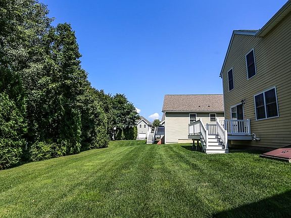 4th image of 11 Denworth Bell Cir