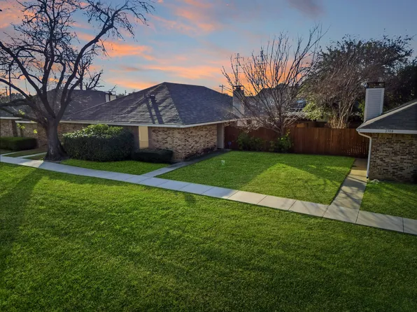 2306 Carol Good Ln, Carrollton, TX 75006