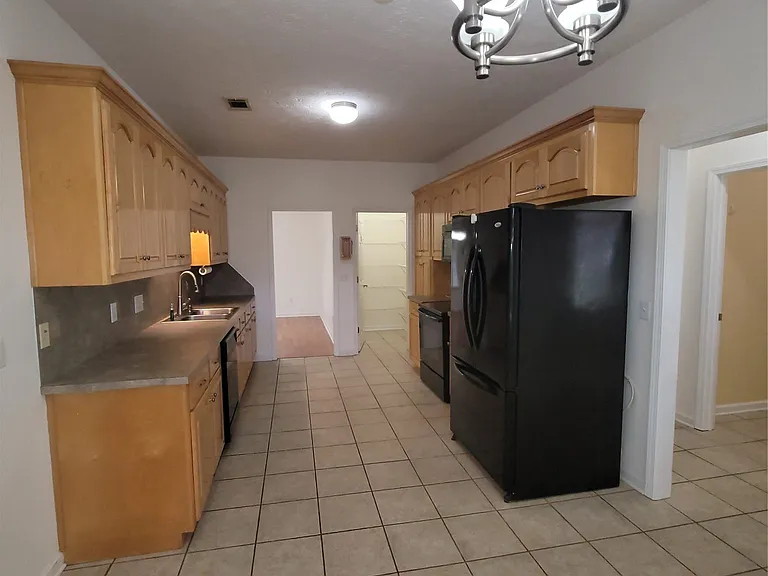77 Groves Ln — Photo 14