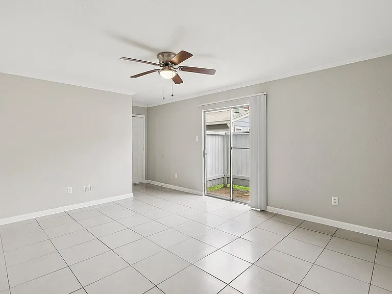5-web-or-mls-11710 Briar Forest Dr Unit 2001-S1103-005