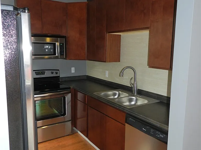 317 S Clinton St #4A — Photo 4