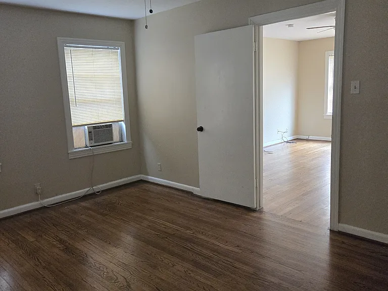 4720 Polk St — Photo 17