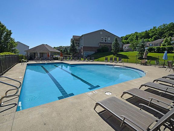 4th image of 7118 English Dr