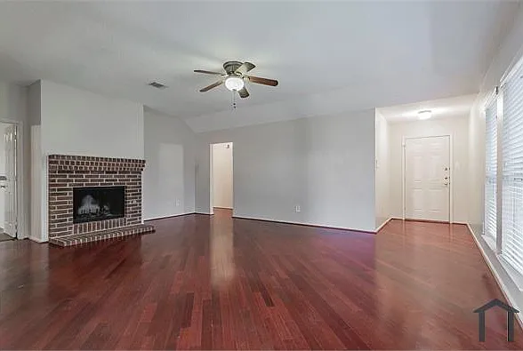 4 bed, 1930 sqft, $2,890 — Photo 3