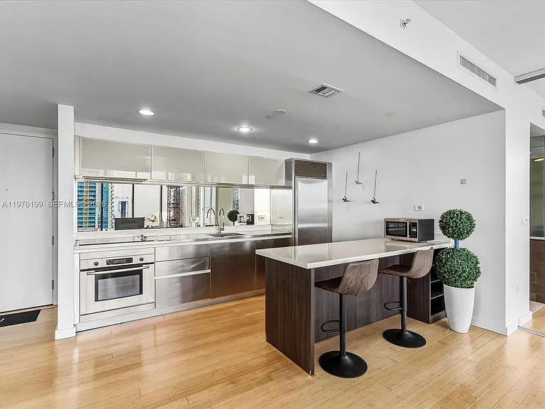 1040 Biscayne Blvd #1107 — Photo 12