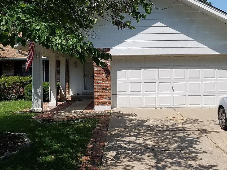 2nd image of 407 Madrina Ct