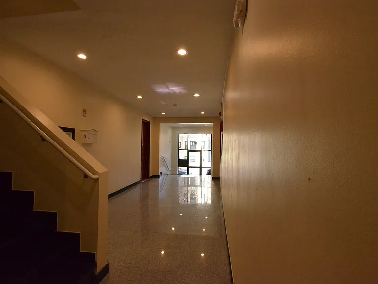 Hemenway St — Photo 10