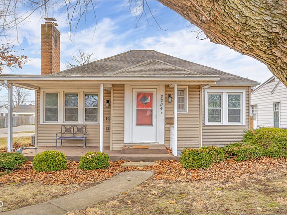 2nd image of 2204 Caldwell Pl