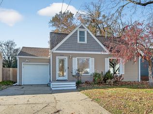 1506 64th St, Windsor Heights, IA 50324