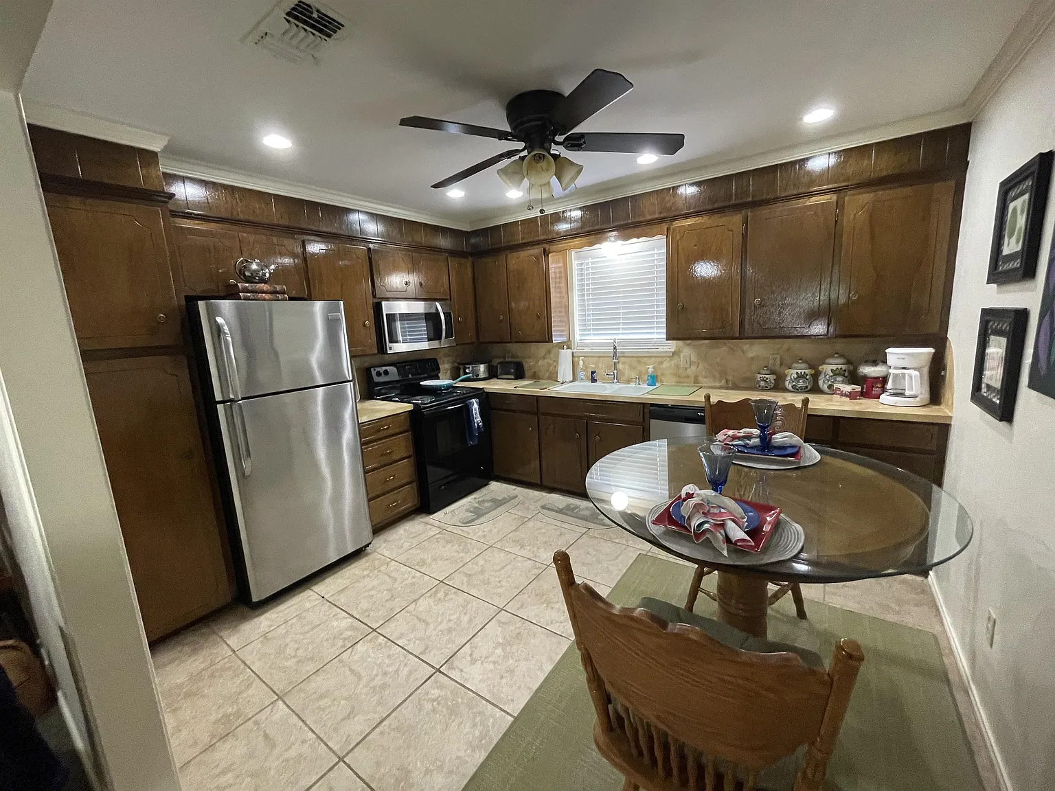 912 Canyon - 6- Air B&B — Photo 2