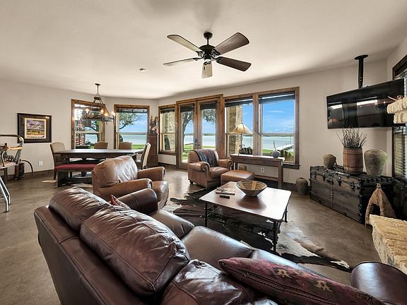 3rd image of 2649 Hideaway Ln