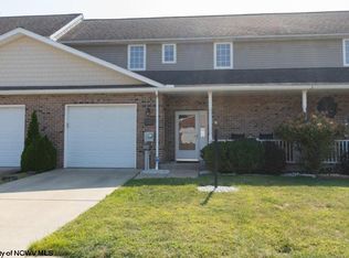 612 Deerfield Dr, Bridgeport, WV 26330