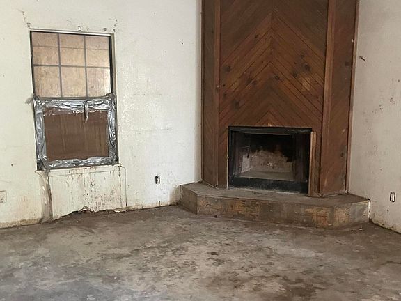 4th image of 9769 Possum Hollow Rd