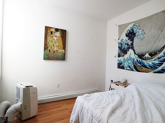 3rd image of 254 Menahan St APT 3