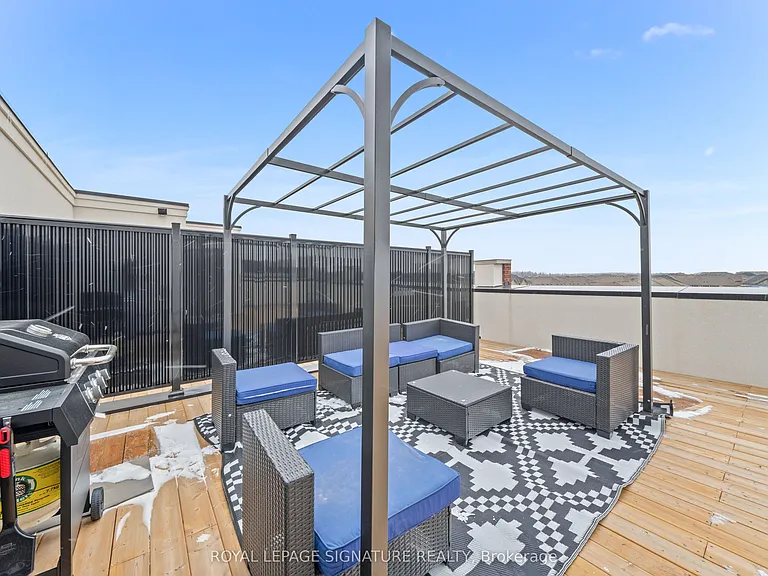 429 Dougall Ave — Photo 32